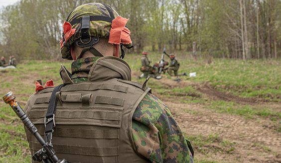 FRDF-trained reservists exercising mortar operating.